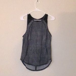 Black and white Lululemon athletic top